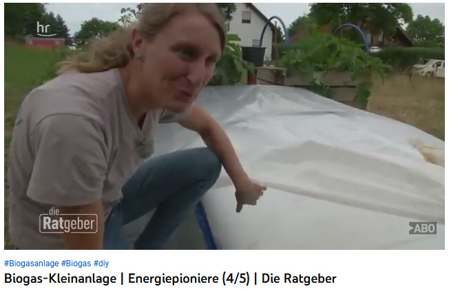 Katrin P�tz muestra la unidad de producci�n con
                  el saco de gas, donde ocurre la fermentaci�n 01