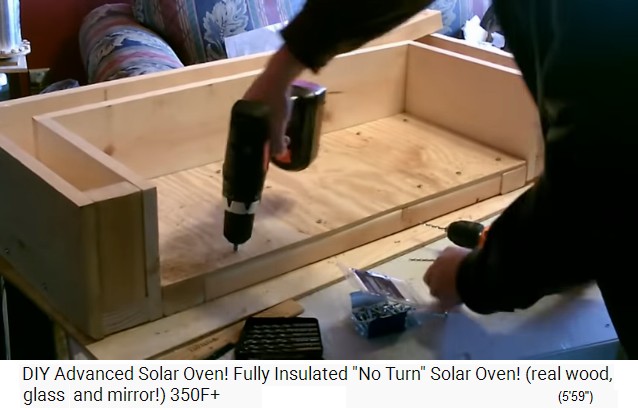 La parte inferior del horno solar
                  est� atornillada