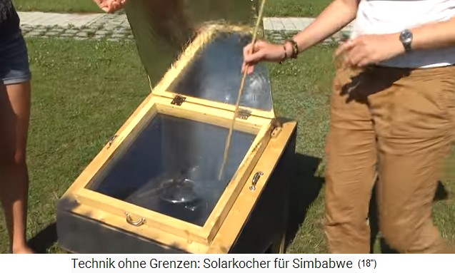 Solarkocher f�r Simbabwe mit
                dem ge�ffneten Alureflektor (130�C)