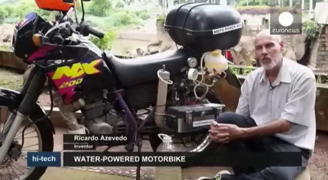Wasser-Motorrad aus Brasilien am 26.7.2024: Ein
                  Professor hat's gebaut: Ricardo Azevedo