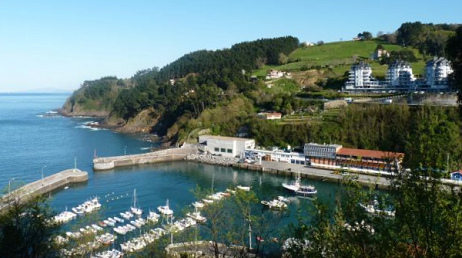 Mutriku, the inner of the harbor piers