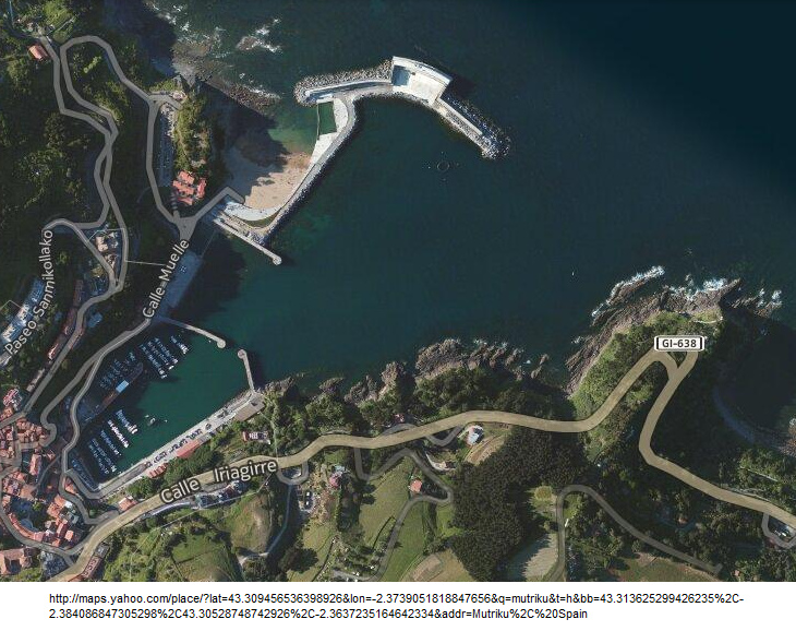 Bucht von Mutriku (Motrico)
                mit grossem Schutzdeich und integriertem
                Wellenkraftwerk