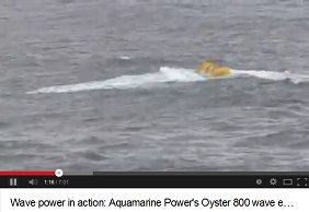 Das Auster-Wellenkraftwerk
                                "Oyster" auf einer der
                                Orkney-Inseln in Nord-Schottland, Ablauf
                                4