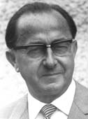 Ewald Harndt,
                              Studierter der Allgemeinmedizin und
                              Zahnmedizin, warnte 1930 eindeutig vor
                              weiterem Gebrauch von Amalgam, u.a. weil
                              ber 90% der Fllungen als fehlerhaft
                              gelegt festgestellt wurden