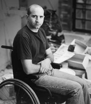 Betroffener mit Multipler Sklerose im
                          Rollstuhl. Multiple Sklerose gibt es, seit es
                          Amalgam in den M�ndern breiter
                          Bev�lkerungsschichten gibt...