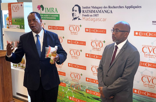 Madagaskar 8.5.2020: Der Aussenminister
                  von Tansania Kabudi mit dem Aussenminister von
                  Madagaskar Djacoba