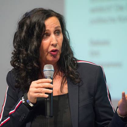 Regula Stämpfli,
Politikwissenschafterin. Regula Stämpfli,
Politikwissenschafterin.