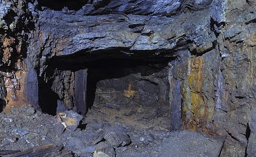 Shungit-Stollen in Shunga, Karelien, Russland