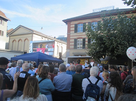 Demo
                    Winterthur 18.9.2021: Reden 01: Ein Arzt aus dem
                    Kanton Aargau erz�hlt, wie die Polizei der
                    Winzenried-Freimaurer ihn besuchte