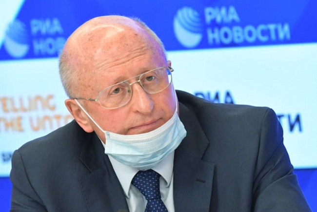 Alexander Gintsburg, dem weithin das Verdienst
                    zugeschrieben wird, die schreckliche Ebola-Epidemie
                    in Guinea 2017 beendet zu haben.