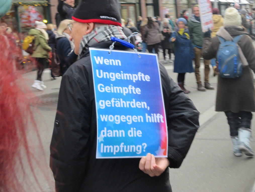 Demo in Z�rich 8.1.2022 14:
                  UNgeimpfte sollen GENgeimpfte gef�hrden? Was f�r ein
                  HUMBUG! "Wenn Ungeimpfte Geimpfte gef�hrden,
                  wogegen hilft dann die Impfung?"