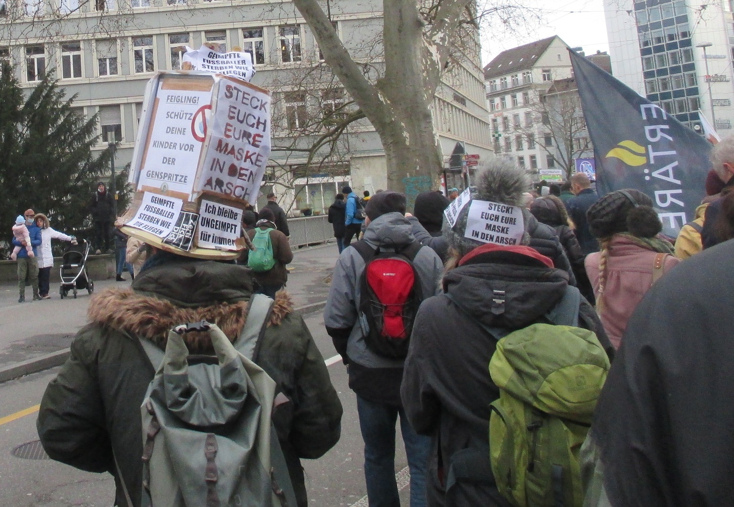 Demo
                  in Zurich, Jan.8, 2022 3+4: More and more soccer
                  players die: "Vaxxed soccer players die like
                  flies" (orig. German: "Geimpfte Fussballer
                  sterben wie die Fliegen")