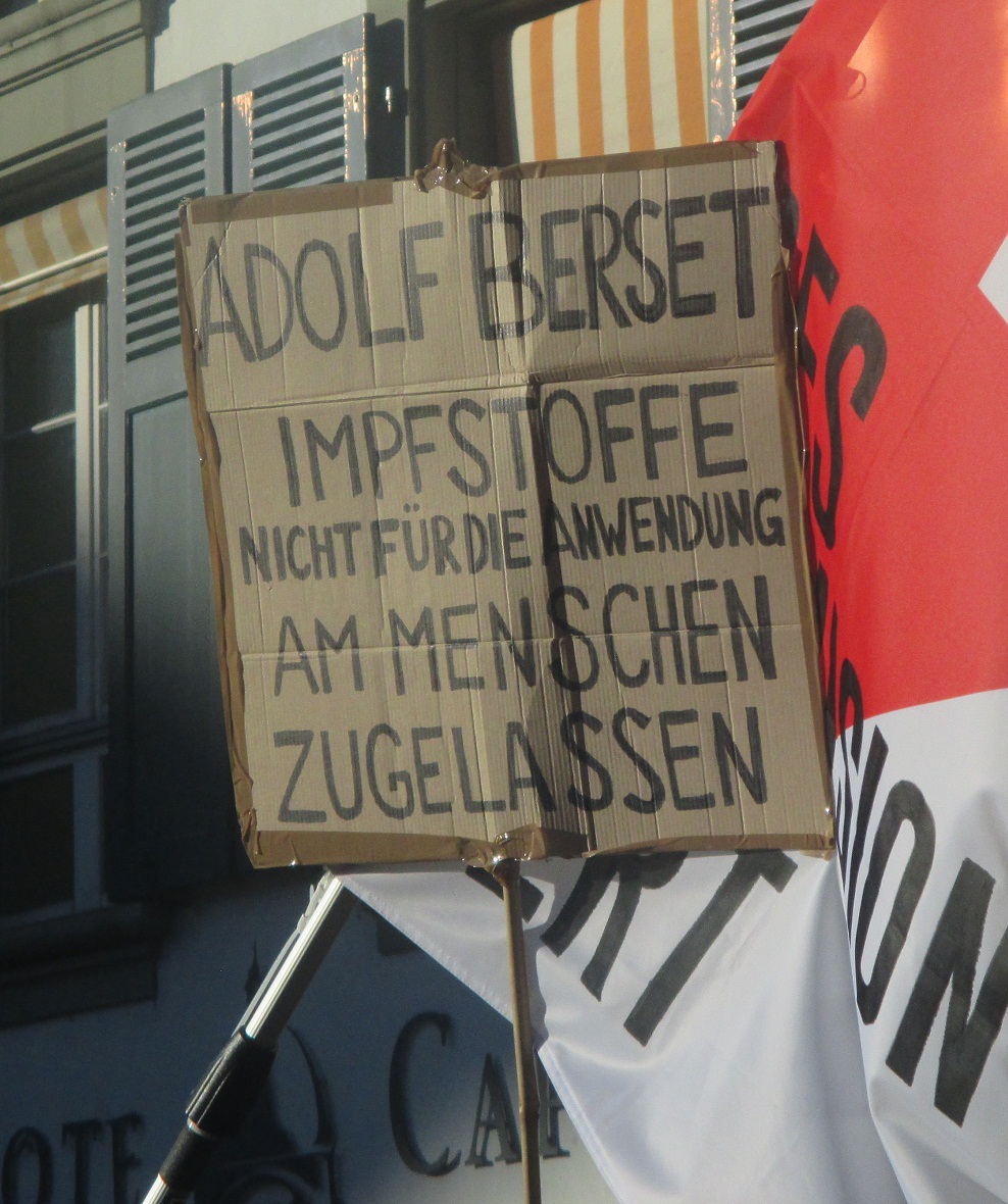 Demo in Bern 22.1.2022: Plakat mit "Adolf
Berset" Demo in Bern 22.1.2022: Plakat mit
"Adolf Berset"