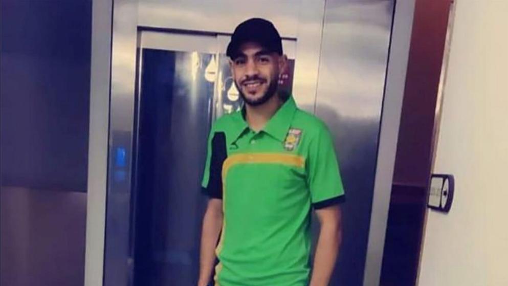 Verdacht
                  GENimpfmord an Sportler in Algerien 11.2.2022:
                  Fussballer Sofiane Lokar ist mit 30 weg: Fußballer
                  stirbt auf dem Platz!