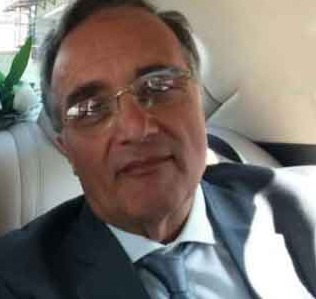 Verdacht
                  GENimpfmord in Nocera Inferiore (Region Neapel,
                  1G-Fascho-Italien) 27.2.2022: Jurist Ernesto Manzo
                  (66) stirbt an Herzinfarkt: Nocera, un malore stronca
                  la vita a Ernesto Manzo
