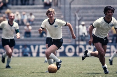 Jürgen Grabowski
                  an der WM 1974, ev. an seinem 30. Geburtstag am 7.Juli
                  1974