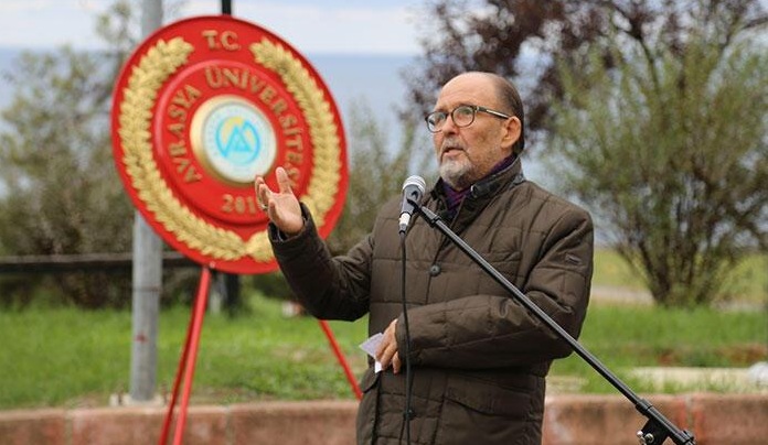 Verdacht GENimpfmord in Trabzon (Türkei)
23.3.2022: Unirektor Prof. Dr. Ersan Bocutoglu (73)
hat Zusammenbruch im Büro - Herzinfarkt+tot: Trabzon,
Türkei: Universitätsrektor tot im Büro aufgefunden -
plötzlicher medizinischer Notfall. Meldung vom
22.3.22: Der Rektor der Universität stirbt an einem
Herzinfarkt - Nachrichten24 Verdacht GENimpfmord
in Trabzon (Türkei) 23.3.2022: Unirektor Prof. Dr.
Ersan Bocutoglu (73) hat Zusammenbruch im Büro -
Herzinfarkt+tot: Trabzon, Türkei: Universitätsrektor
tot im Büro aufgefunden - plötzlicher medizinischer
Notfall. Meldung vom 22.3.22: Der Rektor der
Universität stirbt an einem Herzinfarkt -
Nachrichten24