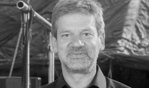 Verdacht SCHLANGENGIFTimpfmord 5.5.2022: Der
                  Erfinder des Stahl-Cellos - Jan Heinke - mit ca.54 an
                  Krebs gestorben: Dresdner Musiker und
                  Stahlquartett-Gr�nder Jan Heinke gestorben