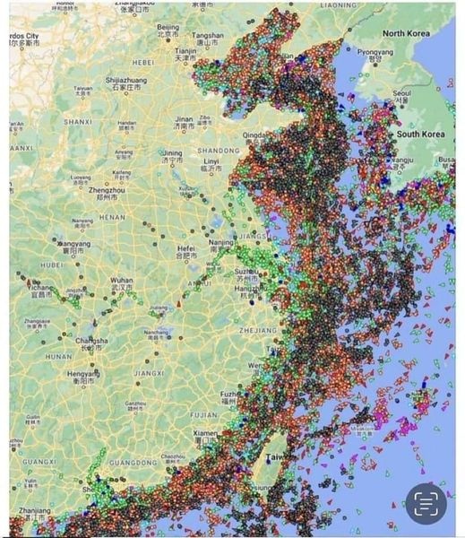Krimineller
                    Lockdown in China 10.5.2022: blockiert 1000e
                    Frachtschiffe