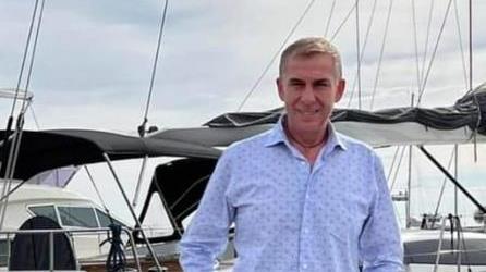 Pavia (Italien) 20.7.2022: Pavia,
                  18.7.22: "Antonio, Krankenpfleger aus Berufung -
                  von seinem Herz im Stich gelassen mit nur 50
                  Jahren". Antonio, infermiere per vocazione:
                  tradito dal cuore a soli 50 anni