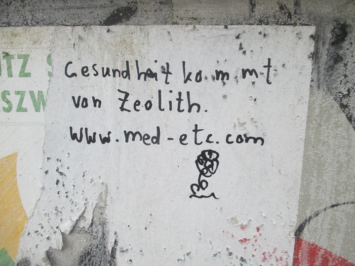 Widerstand Schweiz
                    5.9.2022: Grafitti f�r Zeolith zur Ausleitung der
                    kriminellen "Coronaimpfung": Gesundheit
                    kommt von Zeolith - www.med-etc.com
