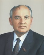 Politischer Held Michail Gorbatschow
                          (1985) mit Perestroika (ab 1986)