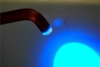 Luz azul calma,
                                  provoca una insensibilidad contra
                                  dolores, desinfecta heridas purulentas
                                  e impide �lceras y verrugas.