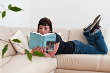 Eine
                                        Weile auf dem Bauch ein Buch
                                        lesen ist beste Prävention und
                                        Entlastung der Beckenregion
                                        gegen Ischiasschmerzen Eine Weile auf dem Bauch
                                        ein Buch lesen ist beste
                                        Prävention und Entlastung der
                                        Beckenregion gegen
                                        Ischiasschmerzen
