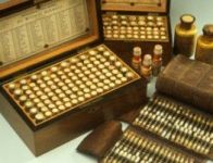 Koffer mit hom�opathischen K�gelchen