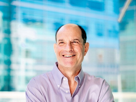 Nobelpreistr�ger 2021 f�r Medizin mit
                Komponenten f�r die Rillentechnik der Rillenpflaster:
                David Julius, Portr�t