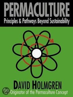 Buch
            von Holmgren "Permaculture. Principles and
            Pathways" (Permakultur. Prinzipien und Wege)