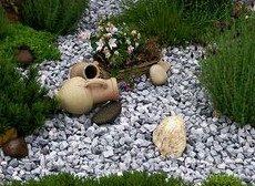 Jard�n de
                hierbas con grava