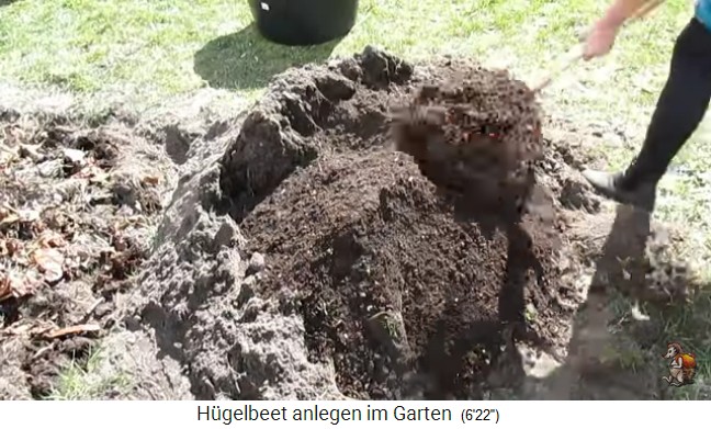 Construcci�n de un bancal de colina con Imperio
                    de jard�n biol�gico (Biogartenreich) 19: Se mezcla
                    tierra del suelo + tierra de compost 03