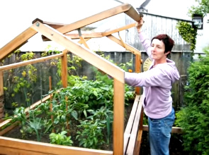 Hochbeet-Treibhaus
                  02