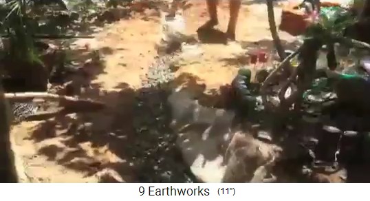 Sistema de presas como sistema de caminos para
              la construcci�n de bosques en el emplazamiento de
              permacultura del Bosque Sadhana, cerca de Auroville, en la
              India