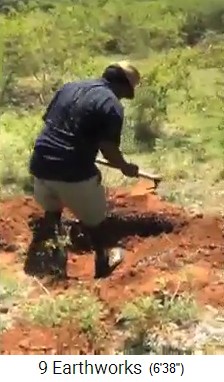 Teichboden aus Kuhdung, Vanapa, Indien