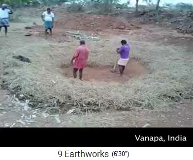 Teichboden aus Kuhdung+Gr�nezeug,
                    Vanapa, Indien