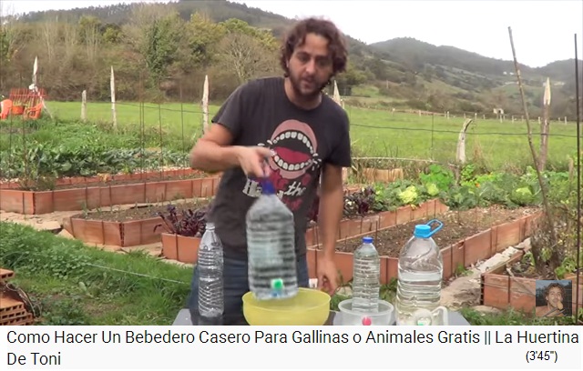 Watering with vacuum effect
                    06: The bottle is placed in a bowl