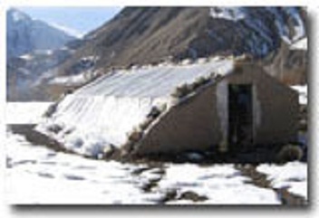 Ladakh (India) Feb.3, 2011: Technics
                              for building a pit greenhouse