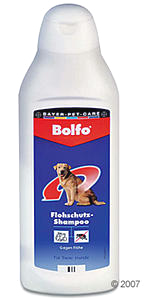 Ein Flohshampoo
                        gegen Flhe und Floheier im Haar, z.B. von
                        Bolfo