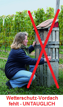 UNTAUGLICHES Bienenhotel in 2
                            Holzkisten mit 4 Tonkl�tzchen und R�hrchen
                            im Bau, es fehlt ein grosses Vordach und
                            Windschutz - ABSOLUT UNTAUGLICH