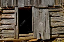 Vergrautes, von
                    der Sonne ausgebleichtes Holz, Nistplatz f�r
                    Wildbiene