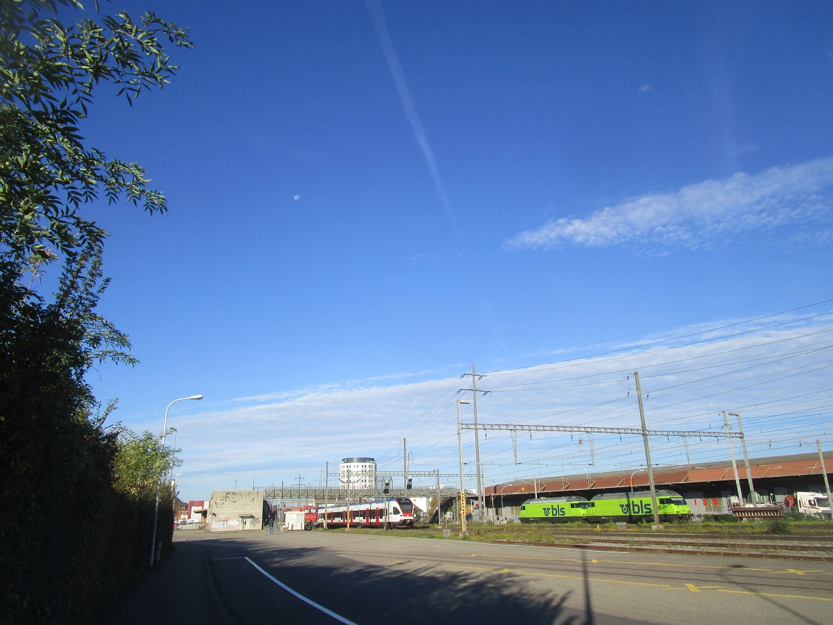 Der weisse
                      Mond in Basel, 21.10.2024