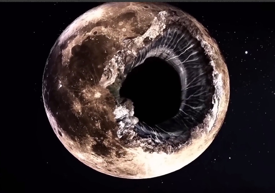 La Lune
                      FAUSSE est creuse