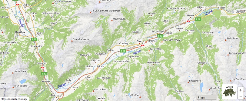 Kanton Wallis (Schweiz): die
                    vergewaltigte Rhone: eingeengter Fluss,
                    Industriebetriebe und Autobahn daneben hingebaut, so
                    dass alle Natur fl�chtet