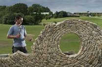 Trockenmauerkunst mit Salto ohne Magerwiese
                NUTZLOS, Jhonny Clasper, Yorkshire