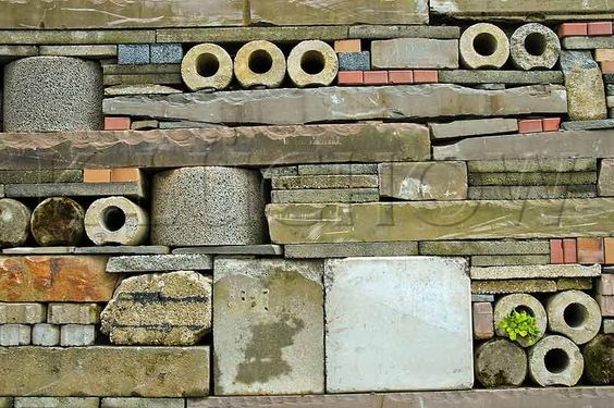 Muro
                                      seco mixto con ladrillos y tubos
                                      02