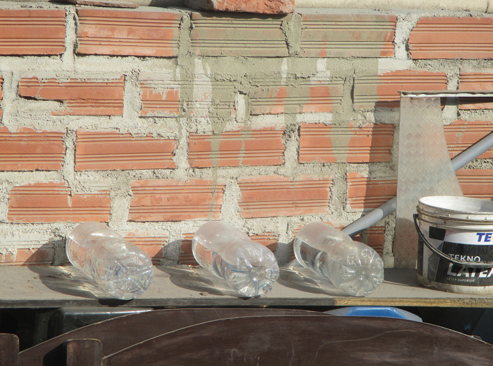 3 bottles of tank water with 3/4
                            fill - well shaken - put for 6 hours in the
                            sun on a wooden board - gives perfect
                            drinking water