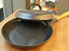 El padre no sabe cocinar, no
sabe donde buscar la sartén gritando que va
hacer cuando muere la madre... El padre no sabe
cocinar, no sabe donde buscar la sartén
gritando que va hacer cuando muere la
madre...