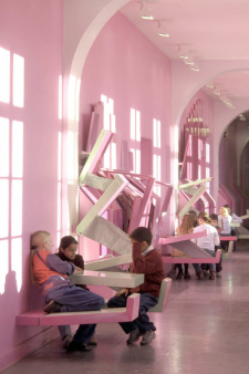 Die Erika-Mann-Schule in
                                          Berlin-Wedding bekommt nach
                                          dem Umbau sogar die
                                          Auszeichnung "Soziale
                                          Stadt"